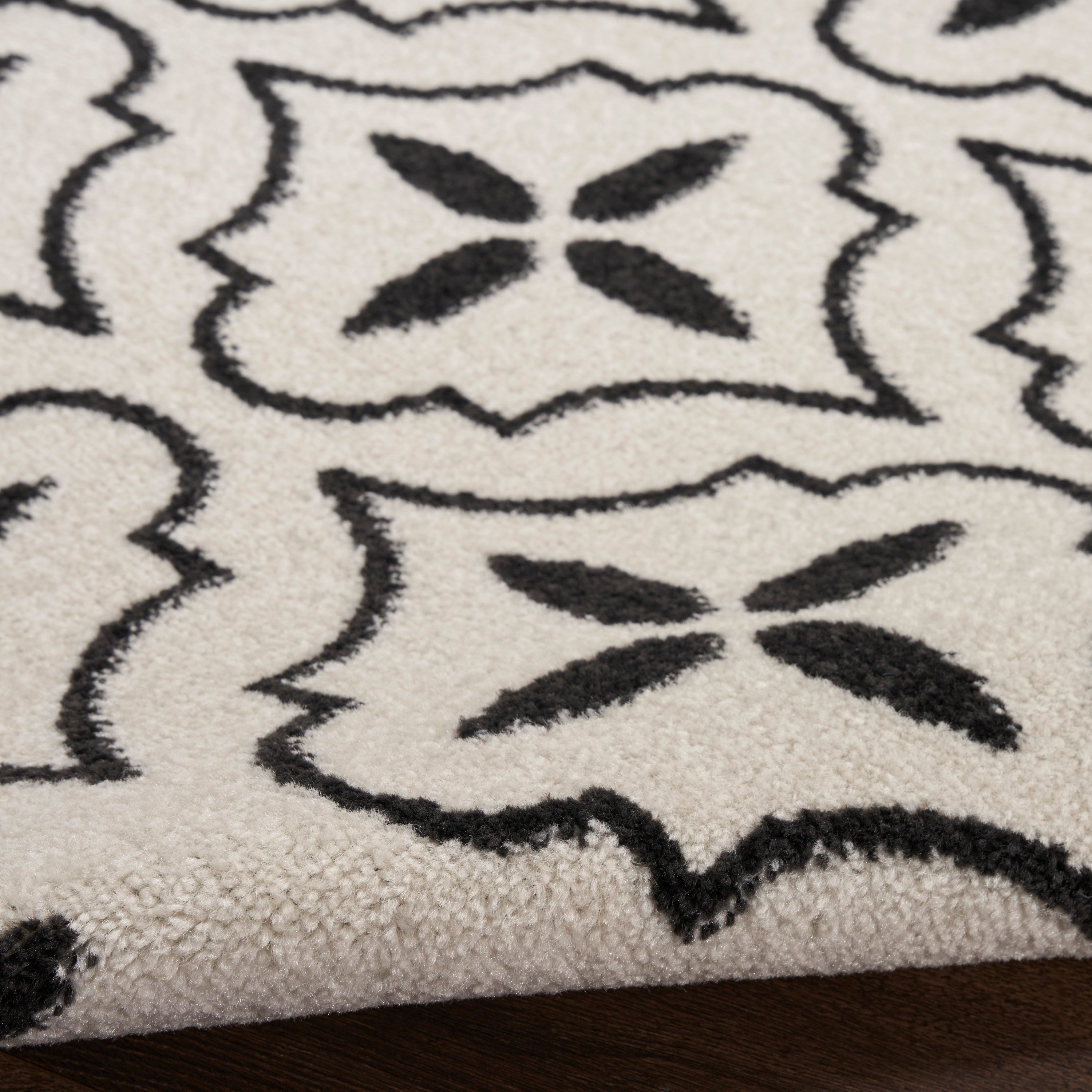 Nourison Essentials NRE04 Ivory Black